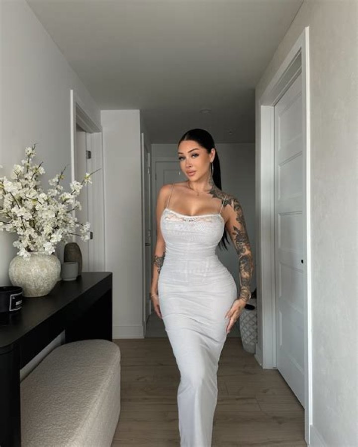 Who is Valerie Cossette Dating Now?