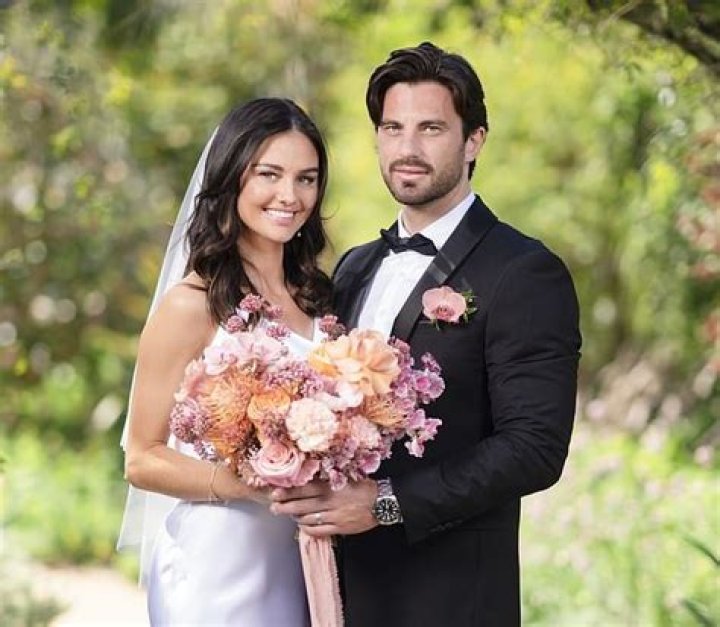 Who is Veronica McFarlane Dating Now?