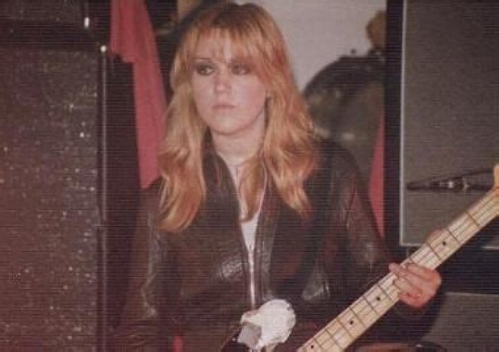 Who is Victory Tischler-Blue Dating Now?