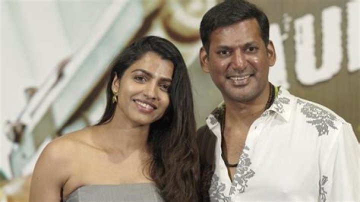 Who is Vishal Dadlani Dating Now