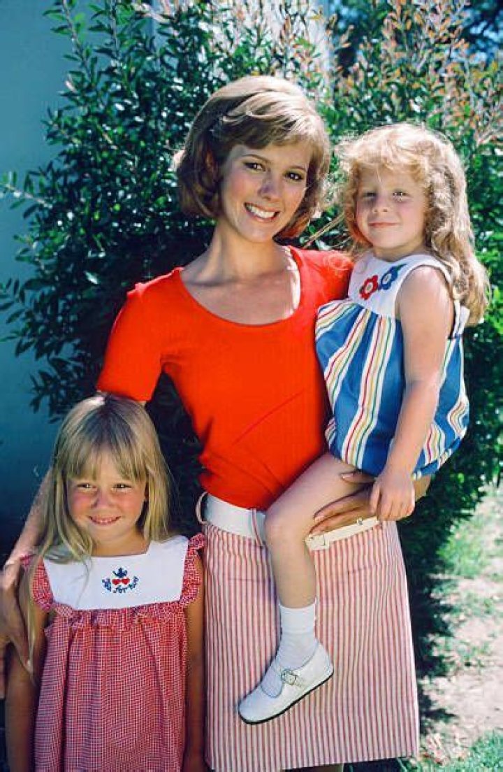 Who is Wendy Schaal Dating Now