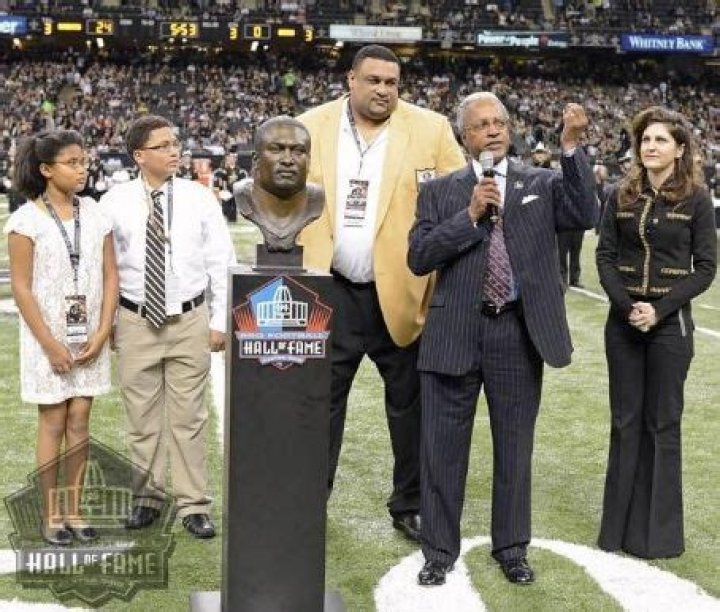 Who is Willie Roaf Dating Now
